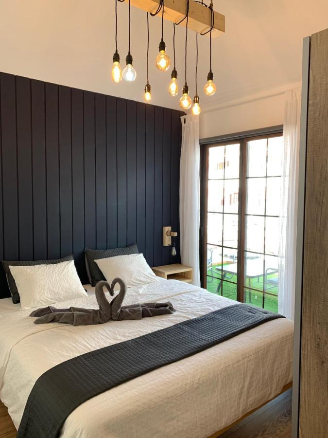 Luxury Diamantes One Bedroom Apartment *